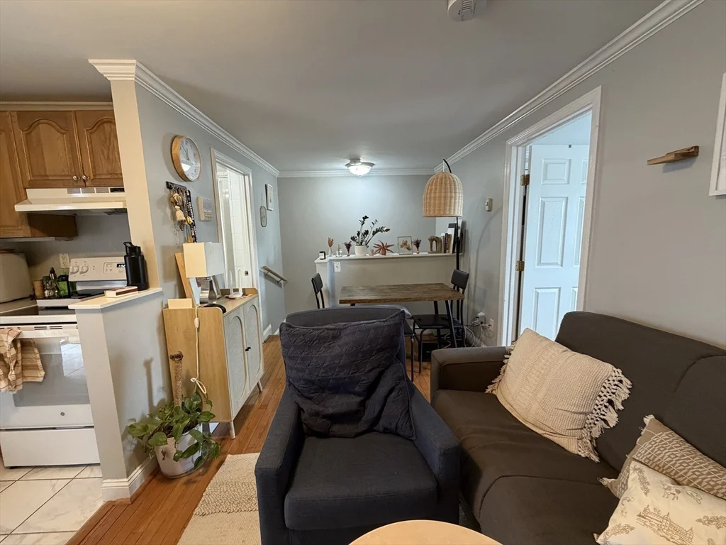 1 bed, 1 bath apartment for rent at 122 D St Unit 3, South Boston — photo 5 of 18