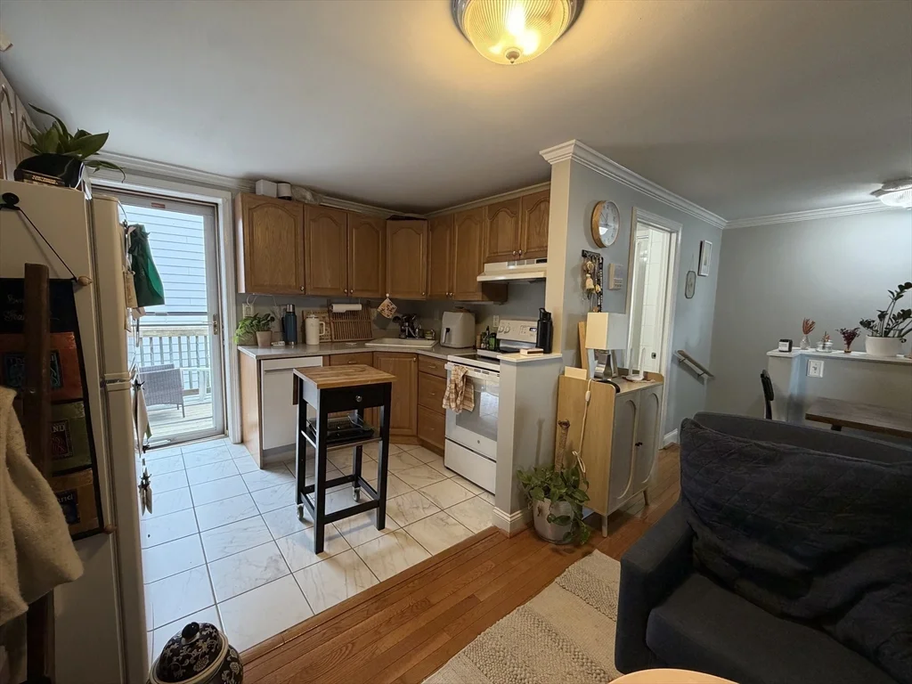 1 bed, 1 bath apartment for rent at 122 D St Unit 3, South Boston — photo 6 of 18