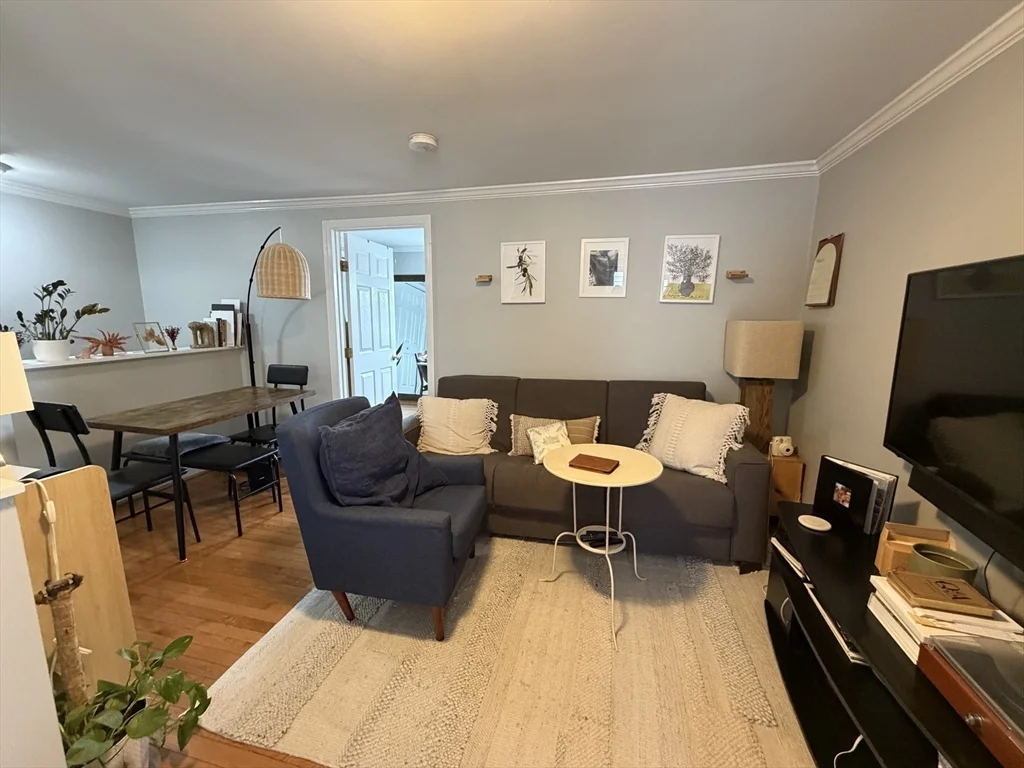 1 bed, 1 bath apartment for rent at 122 D St Unit 3, South Boston — photo 2 of 18