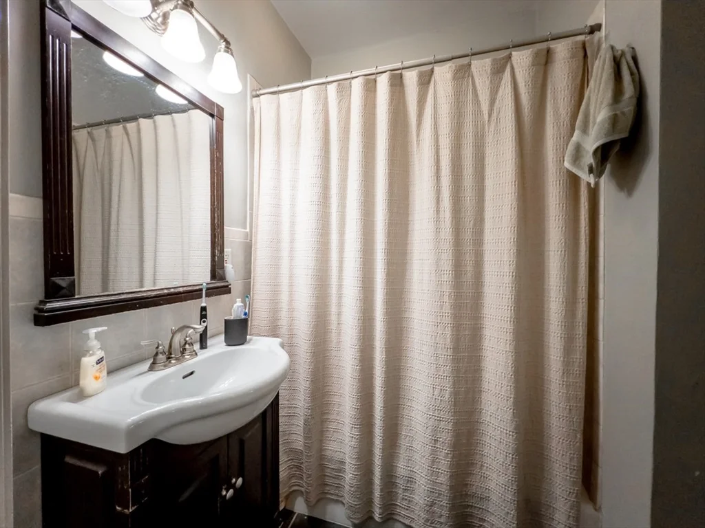 2 bed, 1 bath apartment for rent at 122 Day St Unit 2, Jamaica Plain — photo 8 of 22