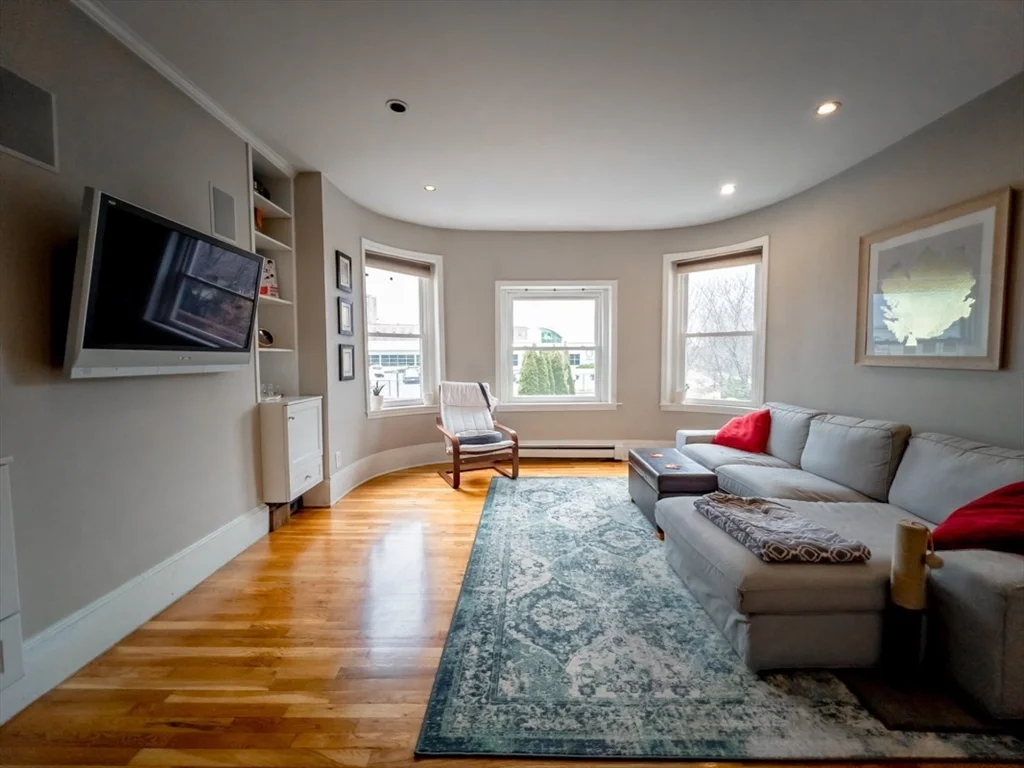 2 bed, 1 bath apartment for rent at 122 Day St Unit 2, Jamaica Plain — photo 4 of 22