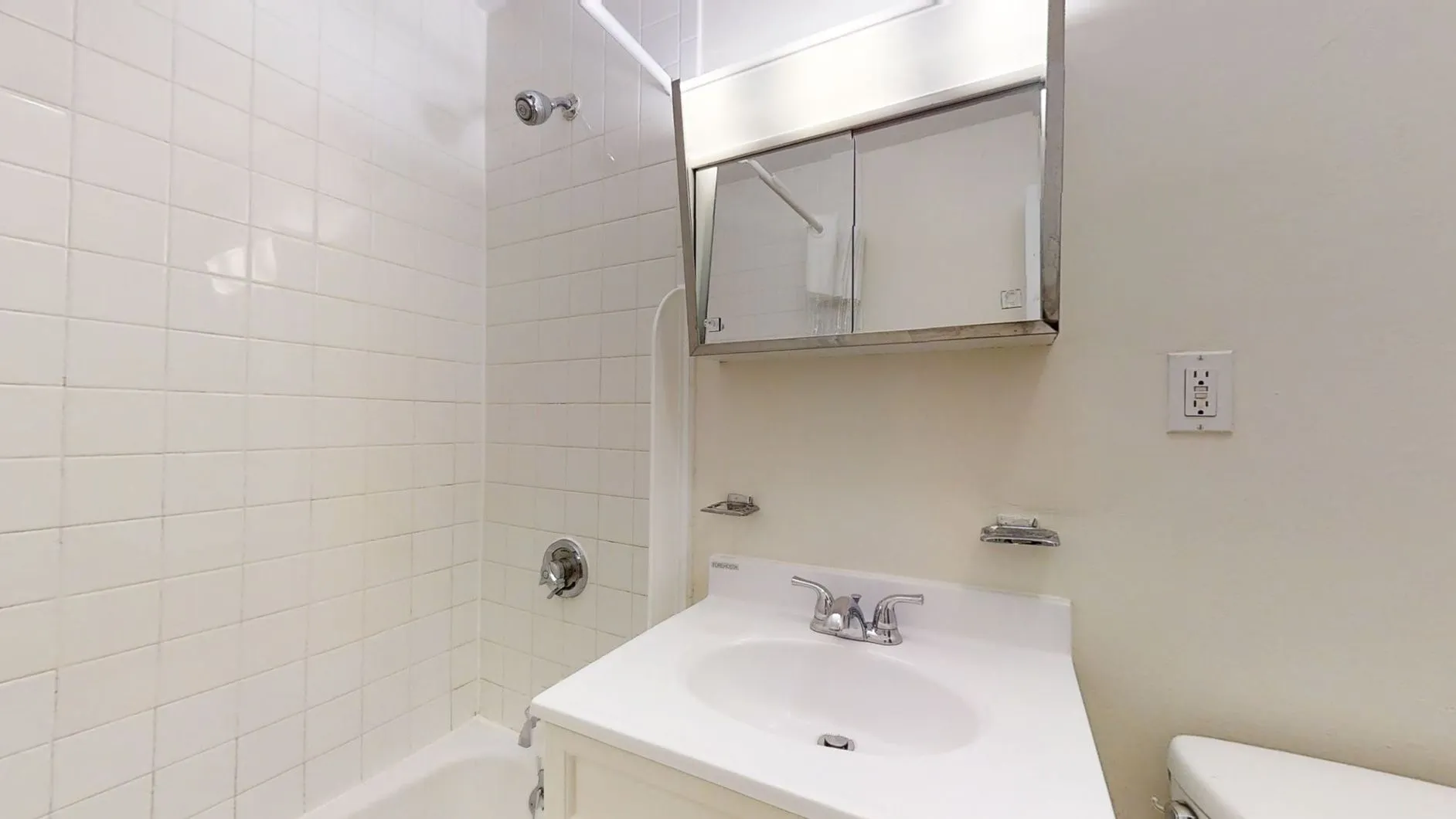 1 bed, 1 bath apartment for rent at 122 Dustin St Unit 15, Brighton — photo 12 of 13