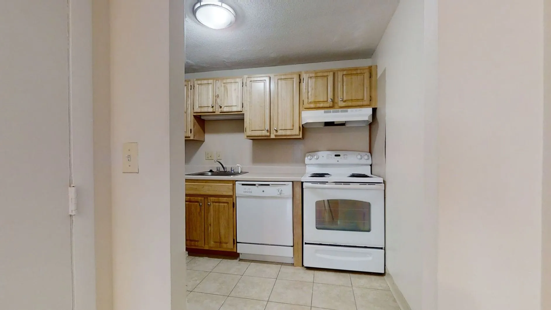1 bed, 1 bath apartment for rent at 122 Dustin St Unit 15, Brighton — photo 3 of 13