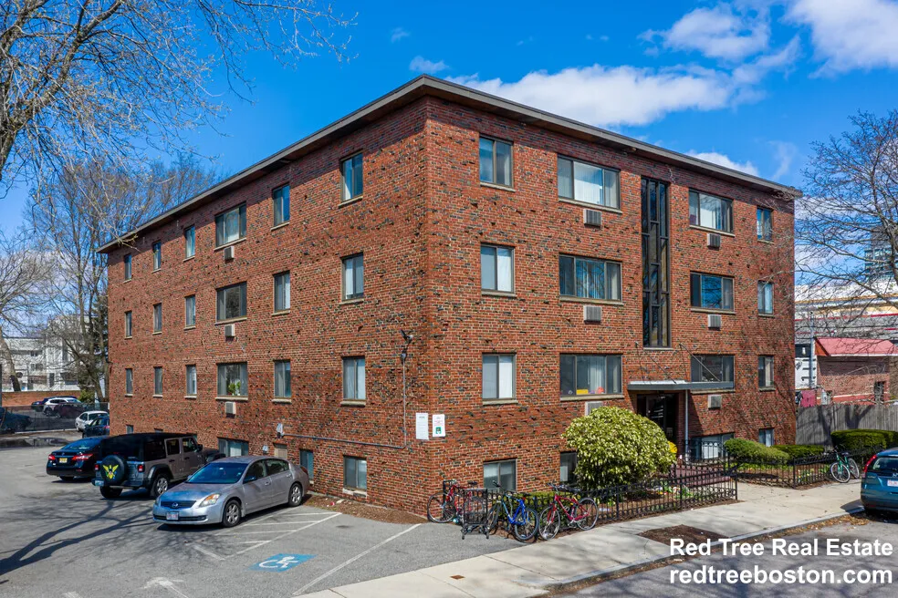 1 bed, 1 bath apartment for rent at 122 Dustin St Unit 22, Brighton — photo 9 of 10