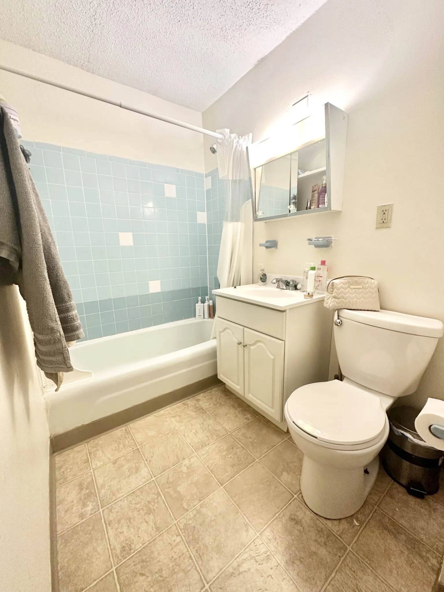 1 bed, 1 bath apartment for rent at 122 Dustin St Unit 25, Brighton — photo 4 of 6