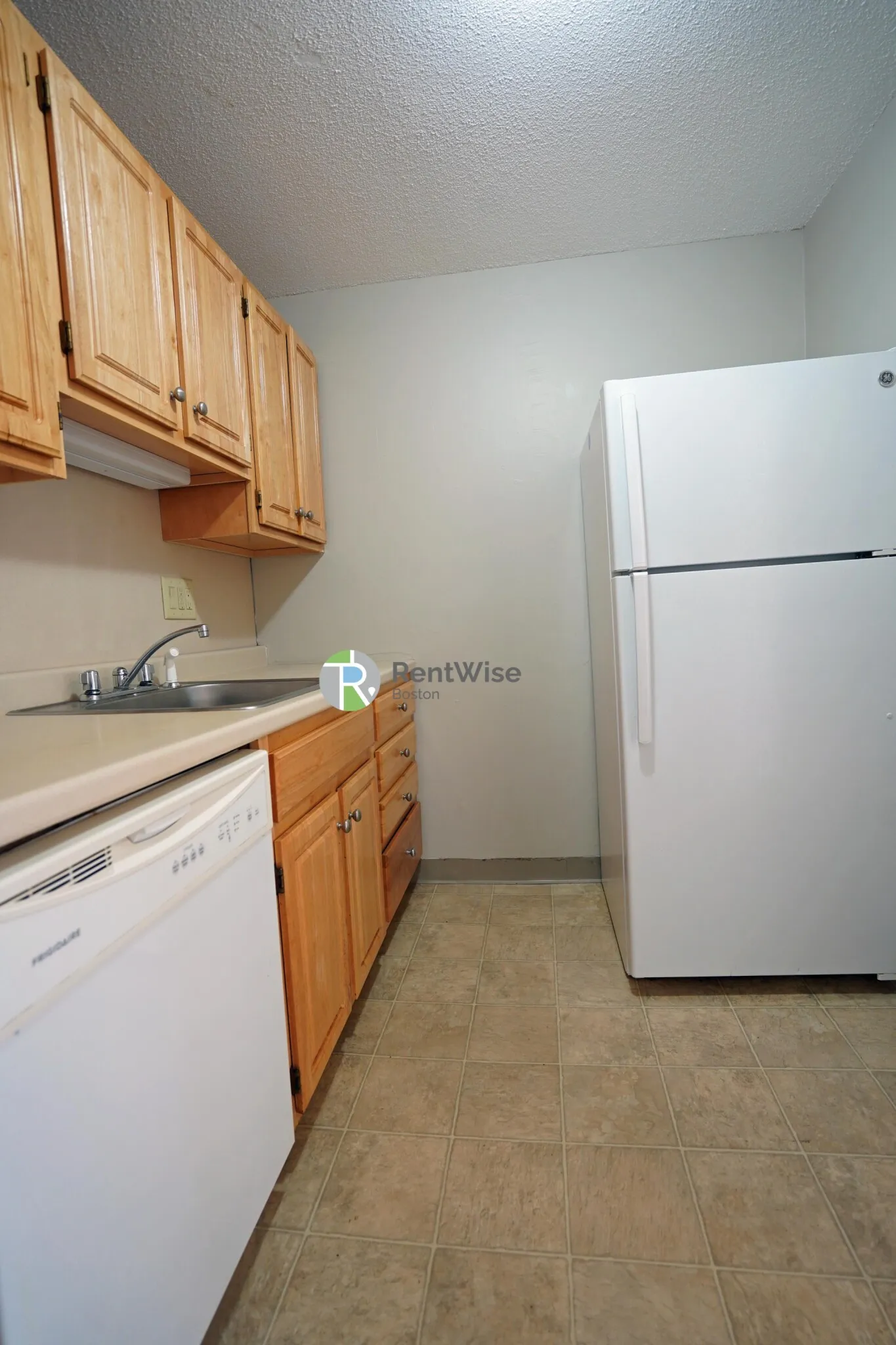 2 bed, 1 bath apartment for rent at 122 Dustin St Unit 36, Brighton — photo 5 of 27