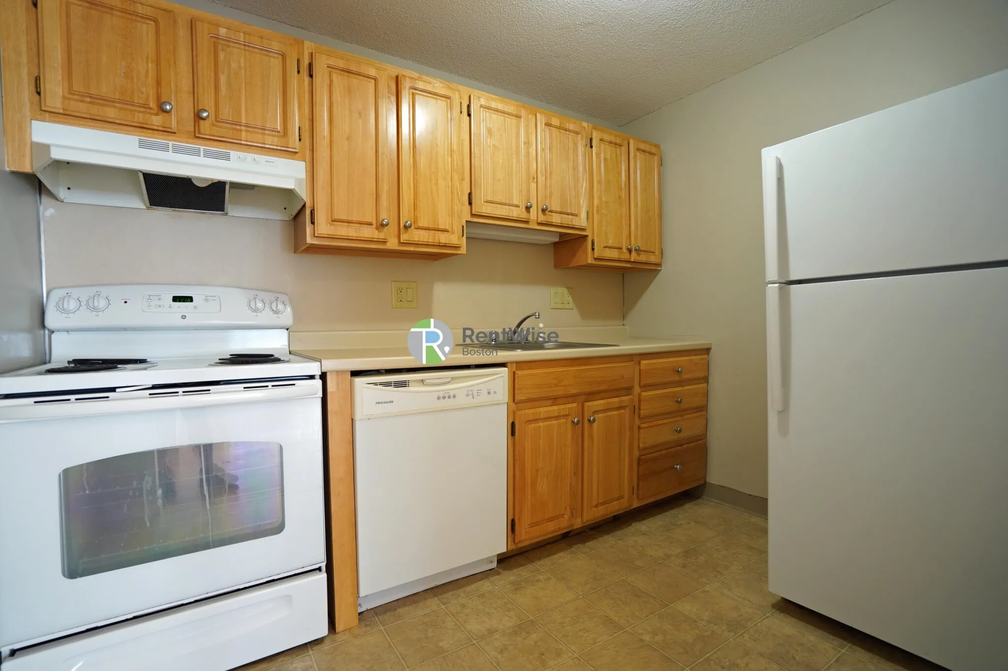 2 bed, 1 bath apartment for rent at 122 Dustin St Unit 36, Brighton — photo 4 of 27