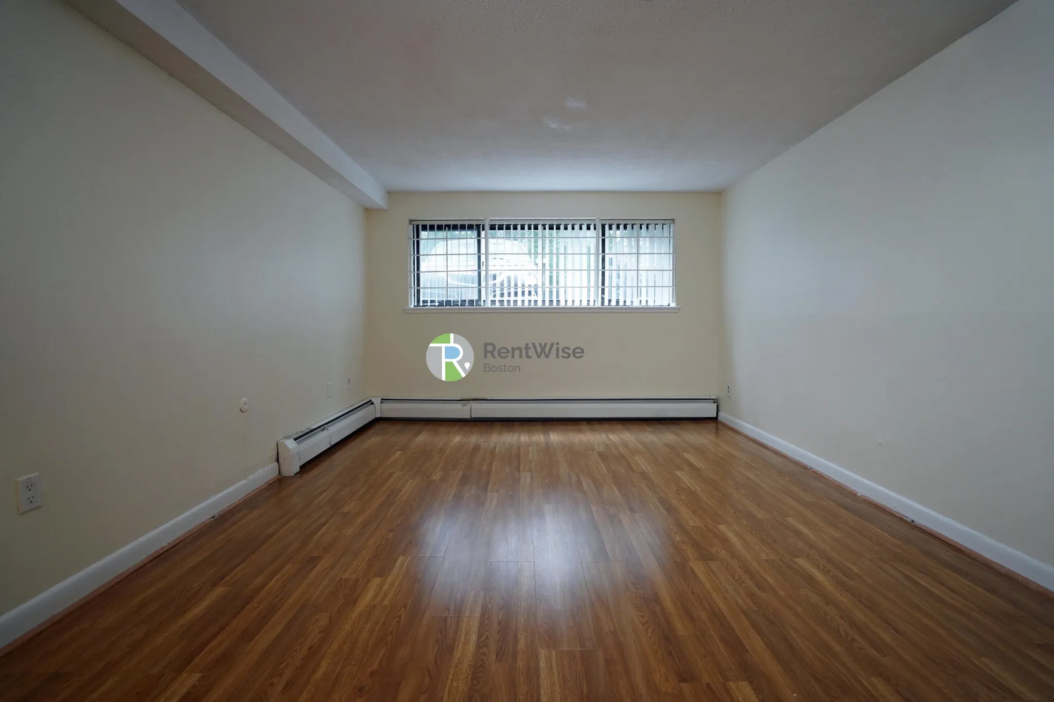 2 bed, 1 bath apartment for rent at 122 Dustin St Unit 4, Brighton — photo 2 of 12