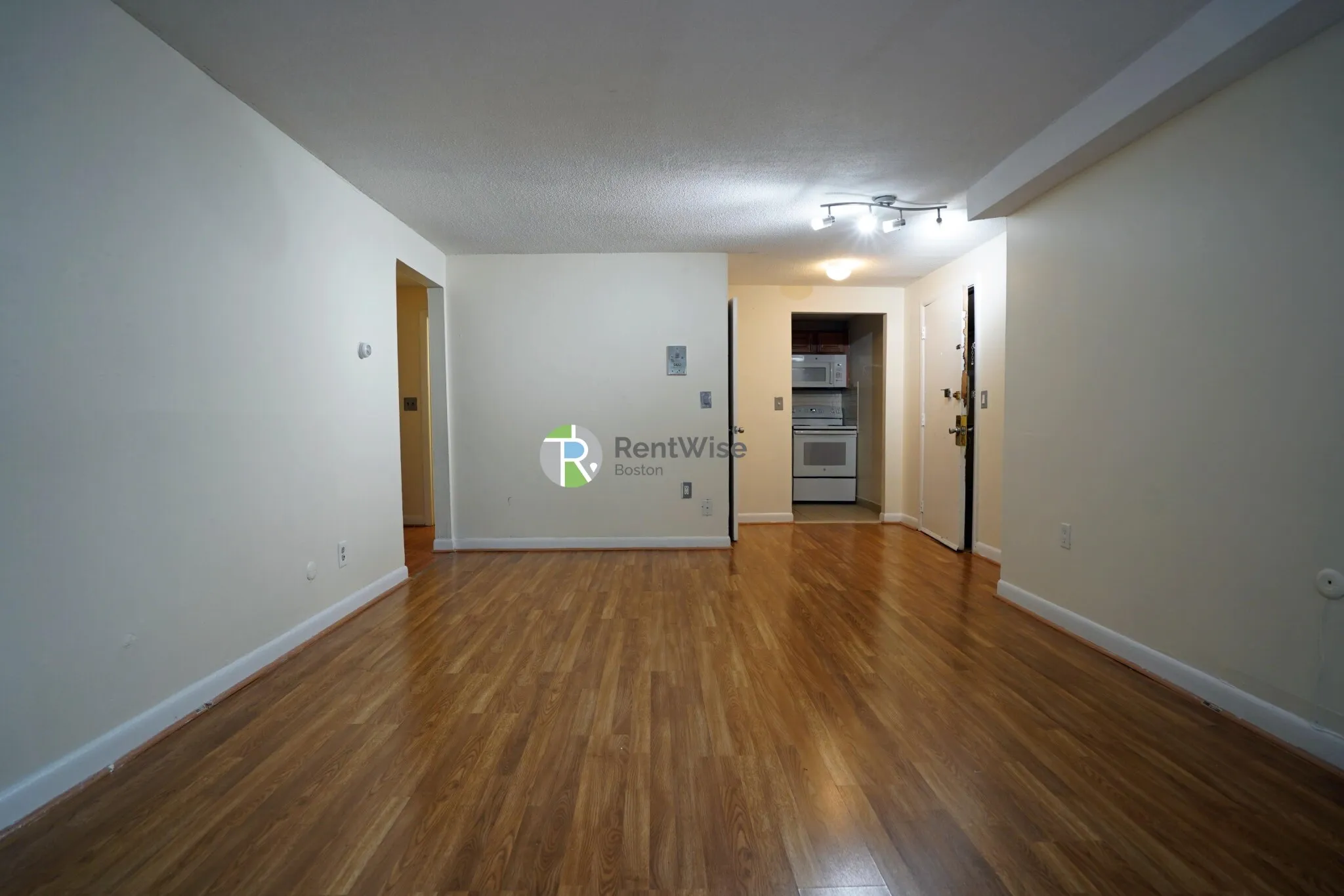 2 bed, 1 bath apartment for rent at 122 Dustin St Unit 4, Brighton — photo 3 of 12