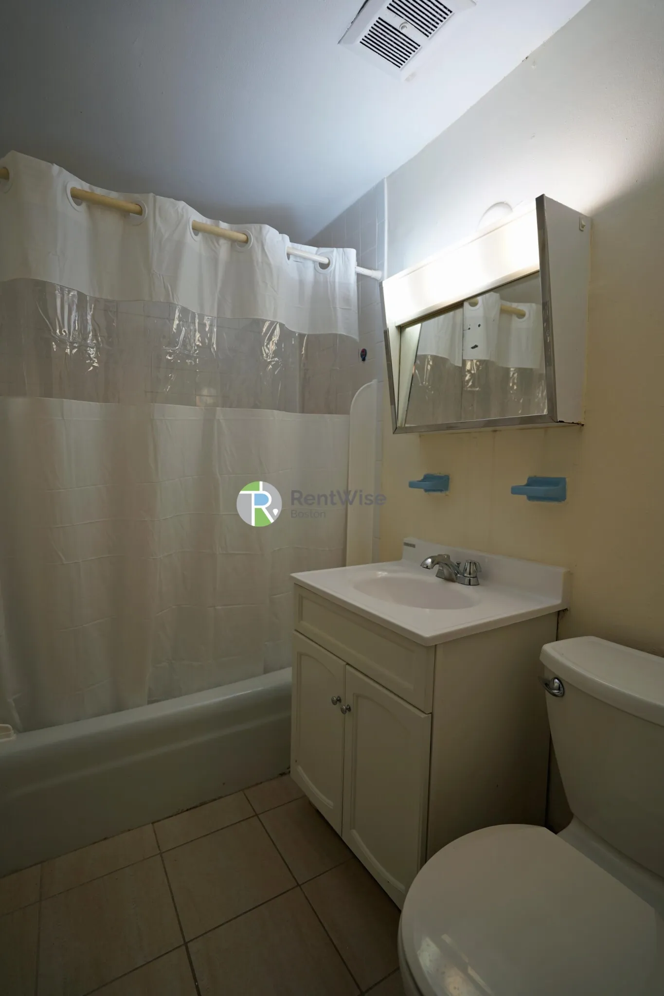 2 bed, 1 bath apartment for rent at 122 Dustin St Unit 4, Brighton — photo 8 of 12