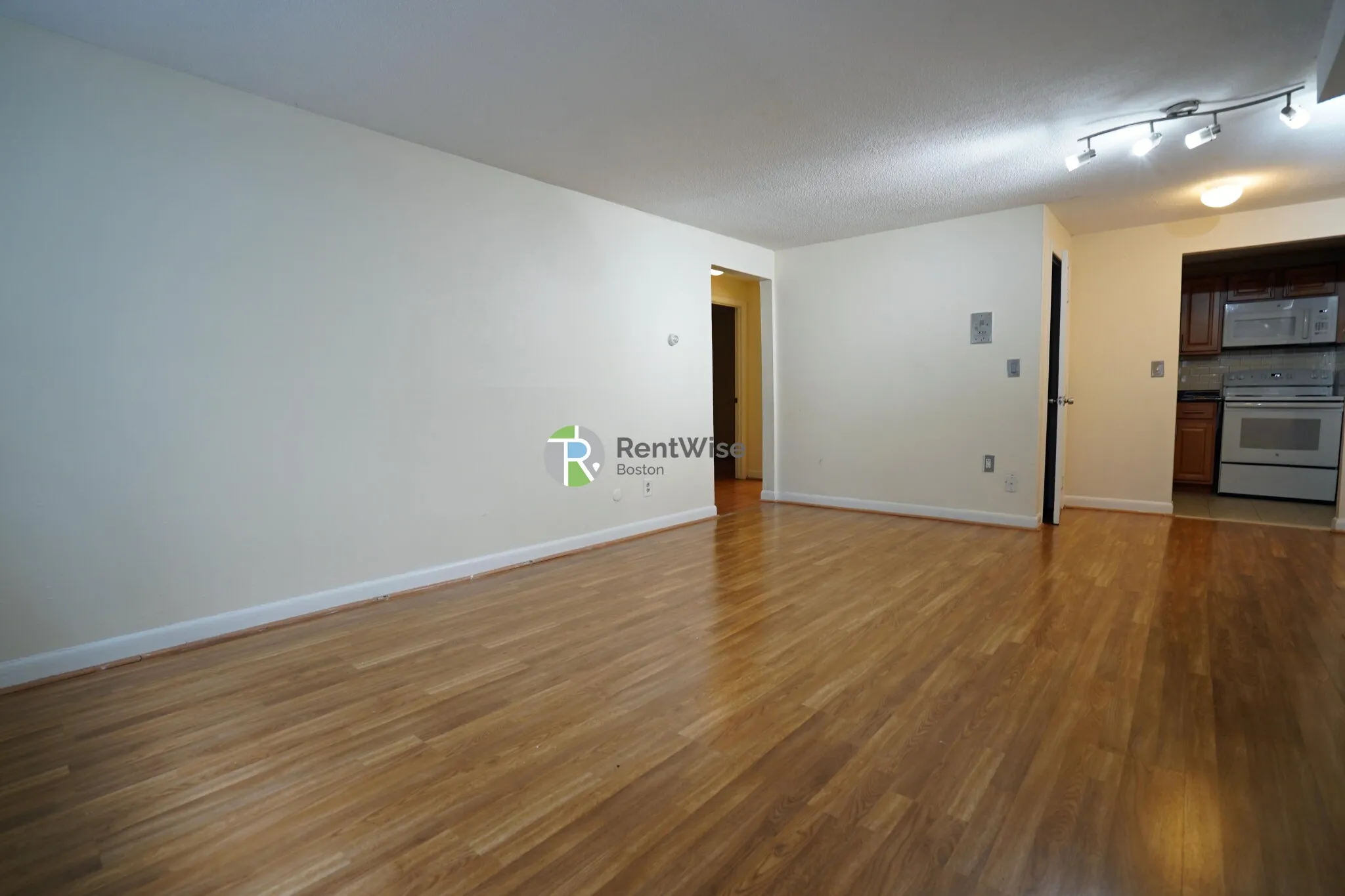2 bed, 1 bath apartment for rent at 122 Dustin St Unit 4, Brighton — photo 4 of 12