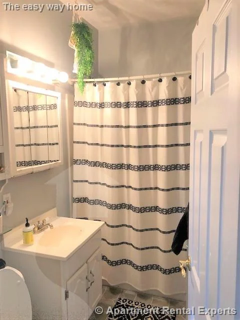 3 bed, 1 bath apartment for rent at 122 Frederick Ave, Tufts — photo 7 of 10