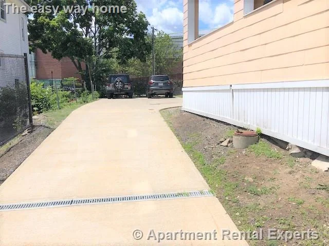 3 bed, 1 bath apartment for rent at 122 Frederick Ave, Tufts — photo 8 of 10