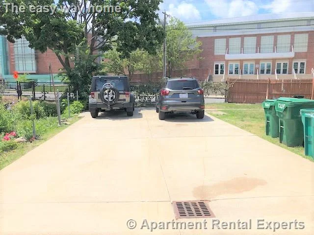 3 bed, 1 bath apartment for rent at 122 Frederick Ave, Tufts — photo 6 of 10