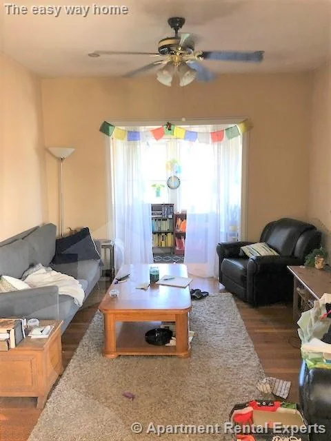3 bed, 1 bath apartment for rent at 122 Frederick Ave, Tufts — photo 2 of 10