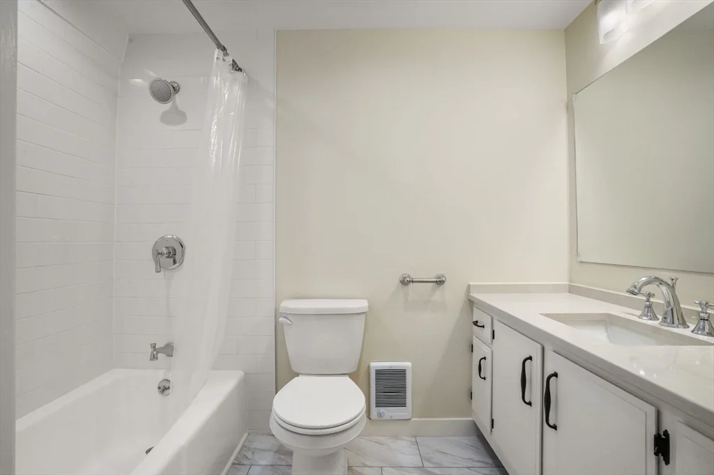 1 bed, 1 bath apartment for rent at 122 Fulton St Unit 16, North End — photo 5 of 6