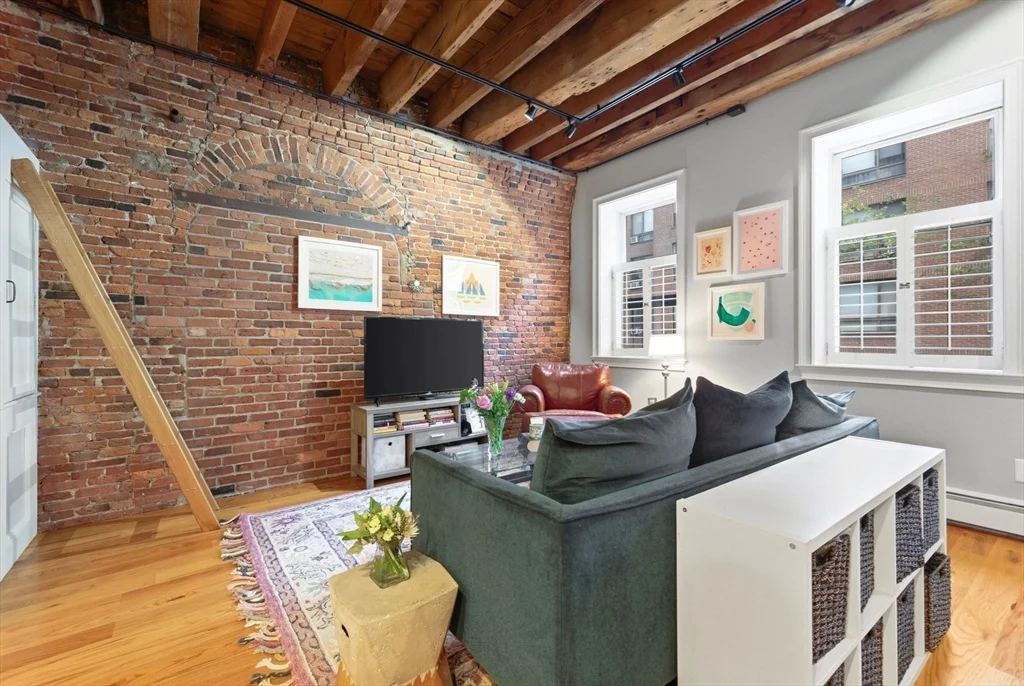 1 bed, 1 bath apartment for rent at 122 Fulton St Unit 5, North End — photo 2 of 17