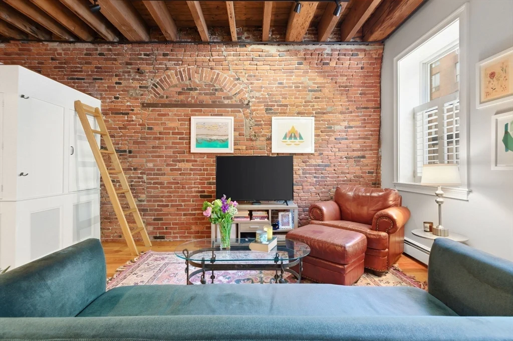 1 bed, 1 bath apartment for rent at 122 Fulton St Unit 5, North End — photo 3 of 17