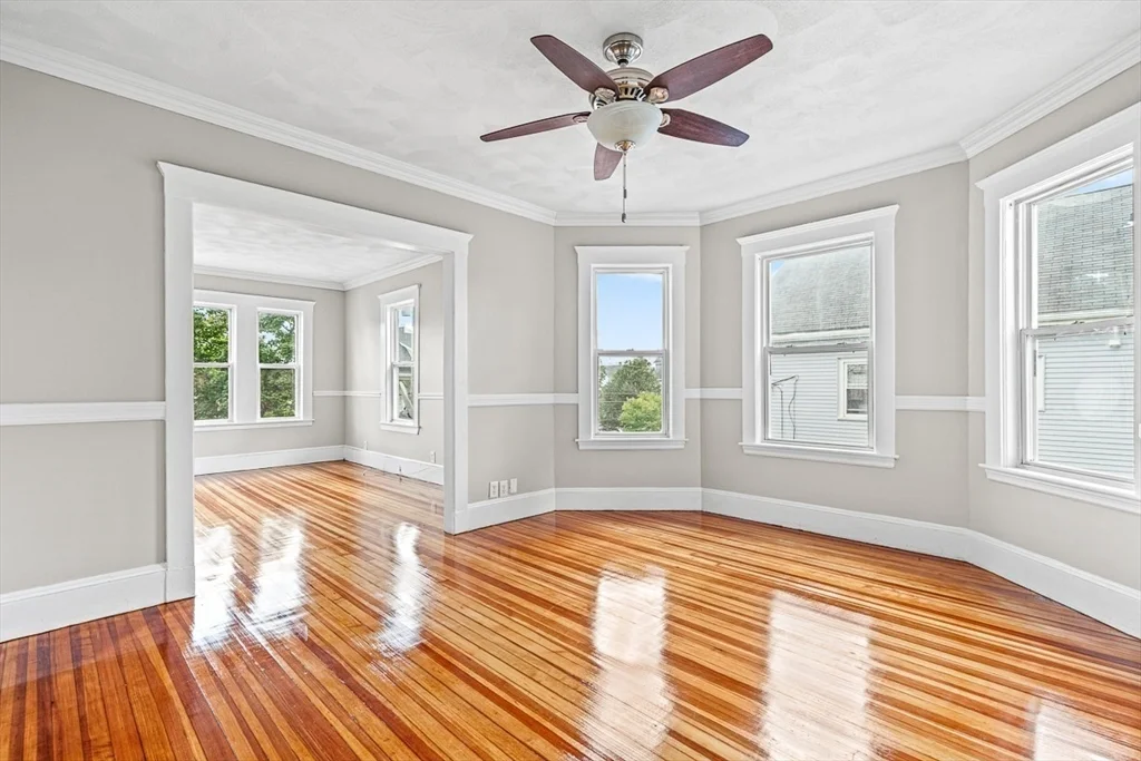 3 bed, 1 bath apartment for rent at 122 Grant Ave Unit 122, Glenwood — photo 3 of 19