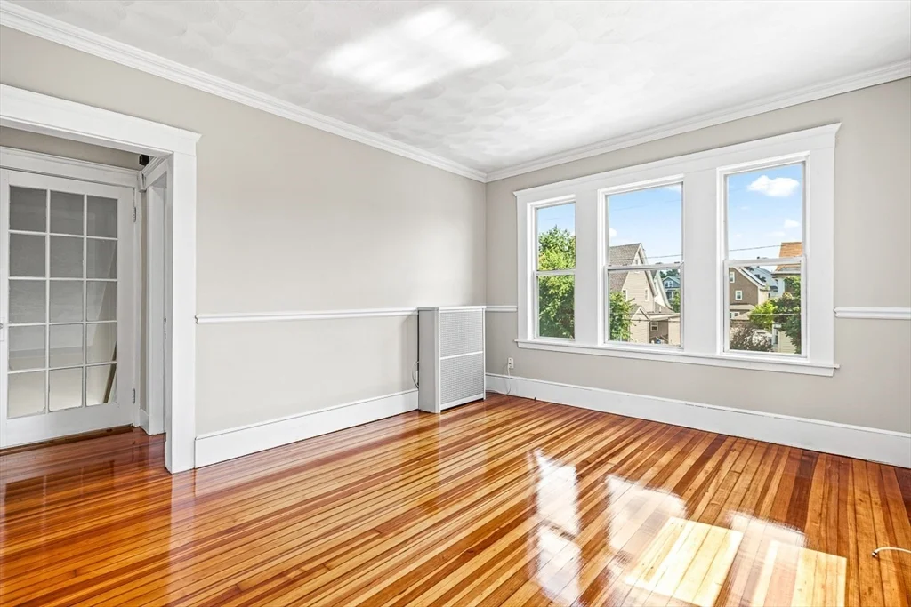 3 bed, 1 bath apartment for rent at 122 Grant Ave Unit 122, Glenwood — photo 4 of 19