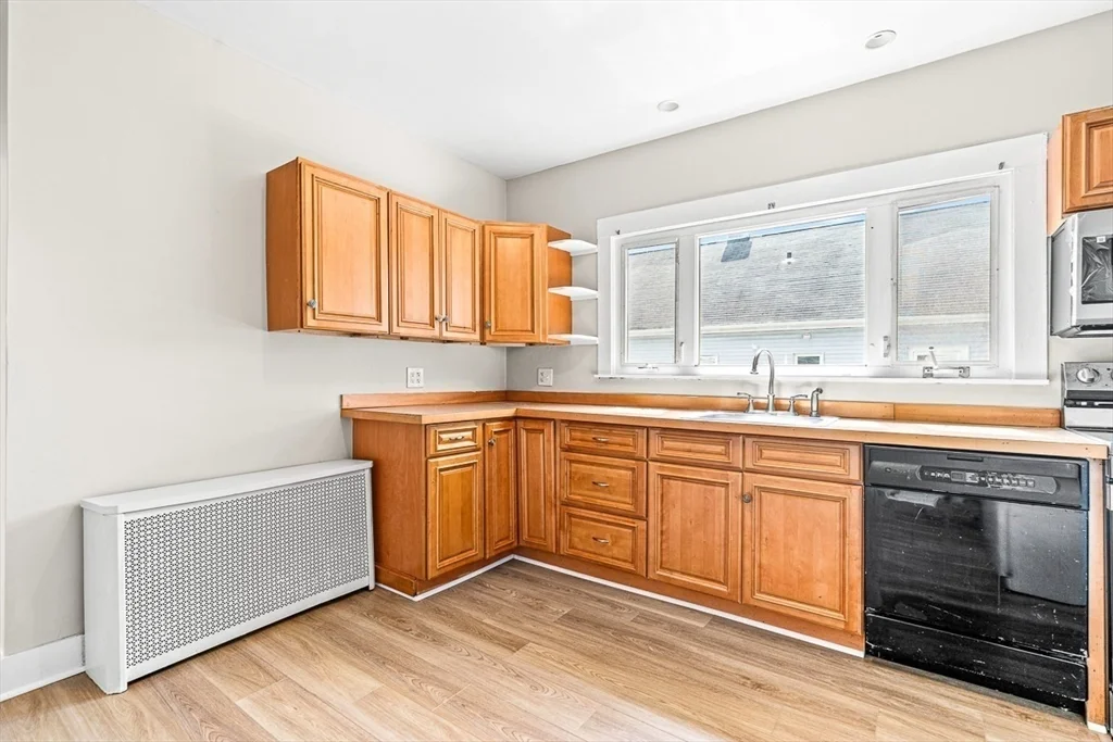 3 bed, 1 bath apartment for rent at 122 Grant Ave Unit 122, Glenwood — photo 11 of 19