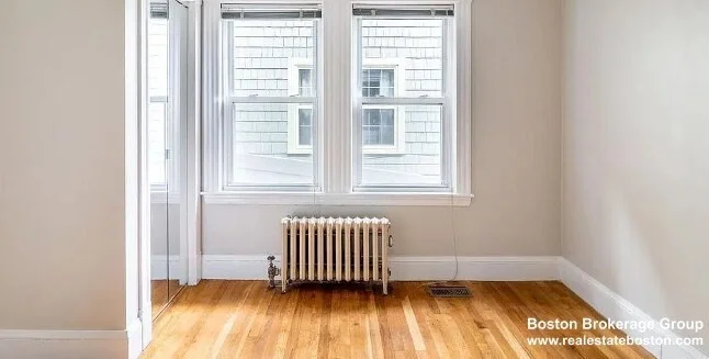 3 bed, 1 bath apartment for rent at 122 Hillside St Unit 1, Mission Hill — photo 6 of 10