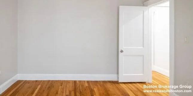3 bed, 1 bath apartment for rent at 122 Hillside St Unit 1, Mission Hill — photo 8 of 10