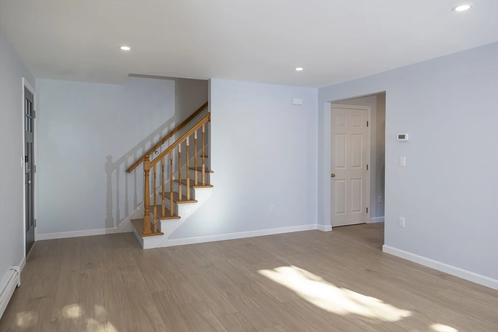 4 bed, 1 bath apartment for rent at 122 Leedham St Unit 122, Attleboro — photo 6 of 30