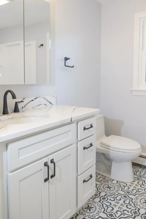 4 bed, 1 bath apartment for rent at 122 Leedham St Unit 122, Attleboro — photo 23 of 30