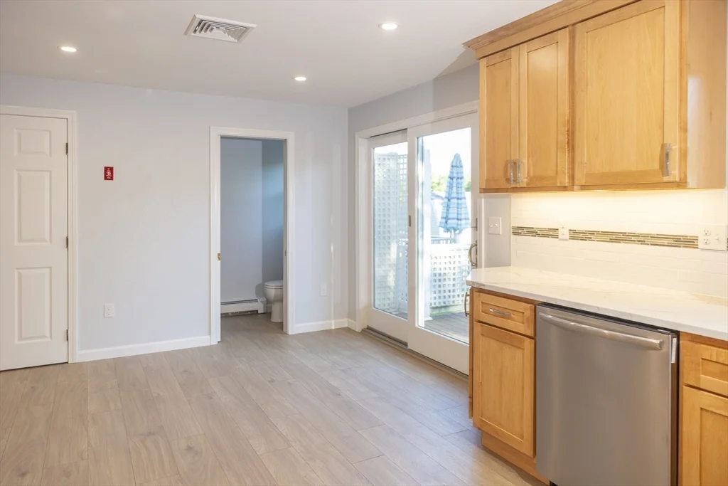 4 bed, 1 bath apartment for rent at 122 Leedham St Unit 122, Attleboro — photo 11 of 30