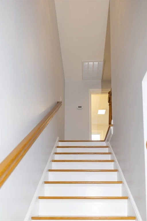 4 bed, 1 bath apartment for rent at 122 Leedham St Unit 122, Attleboro — photo 13 of 30