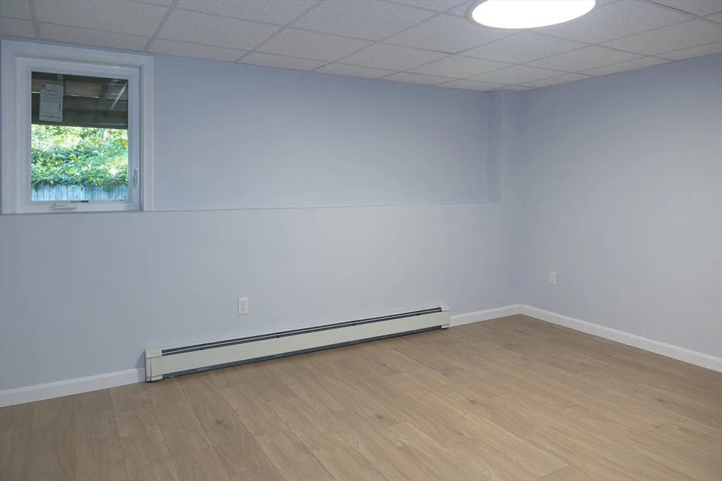 4 bed, 1 bath apartment for rent at 122 Leedham St Unit 122, Attleboro — photo 29 of 30