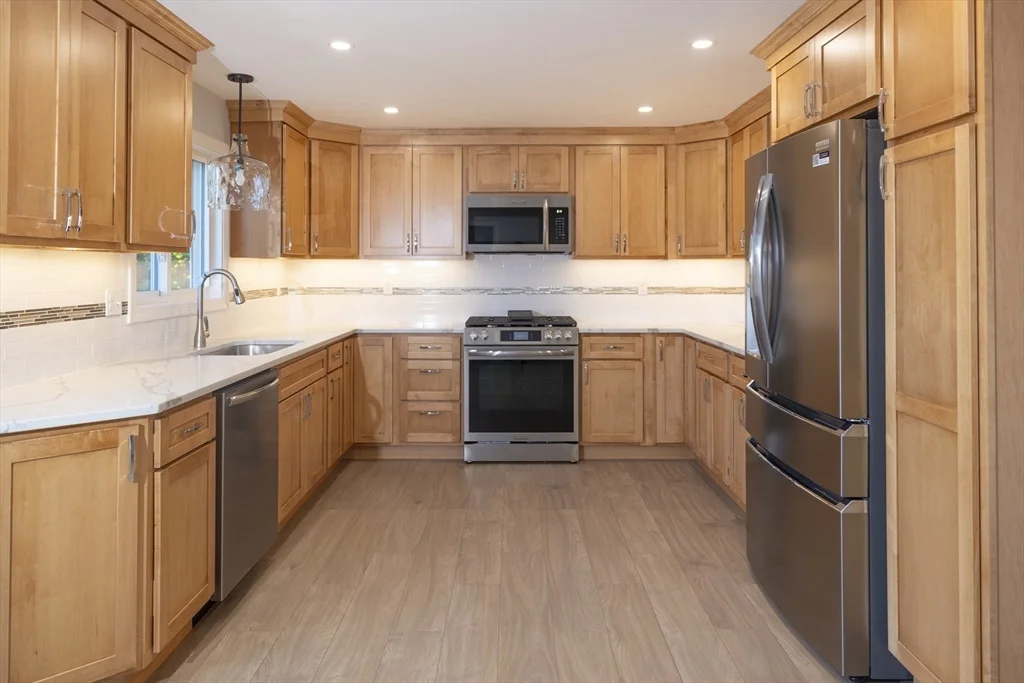 4 bed, 1 bath apartment for rent at 122 Leedham St Unit 122, Attleboro — photo 10 of 30