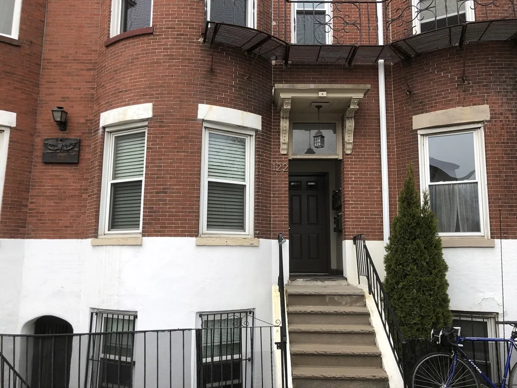 1 bed, 1 bath apartment for rent at 122 London Unit 2, East Boston — photo 6 of 19