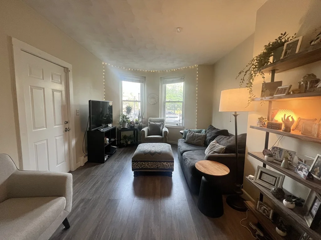 1 bed, 1 bath apartment for rent at 122 London Unit 2, East Boston — photo 17 of 19