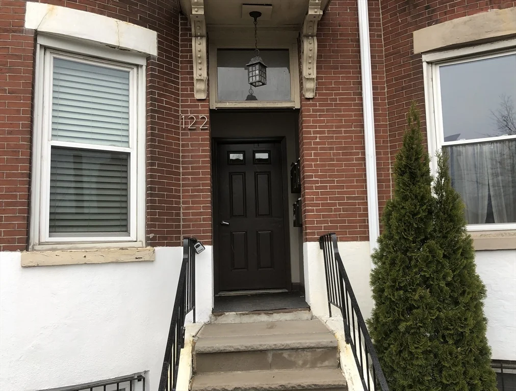 1 bed, 1 bath apartment for rent at 122 London Unit 2, East Boston — photo 4 of 19