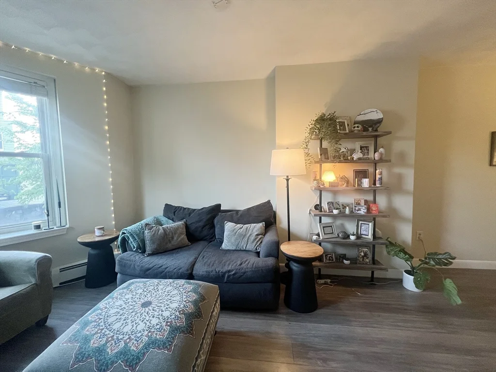 1 bed, 1 bath apartment for rent at 122 London Unit 2, East Boston — photo 3 of 19