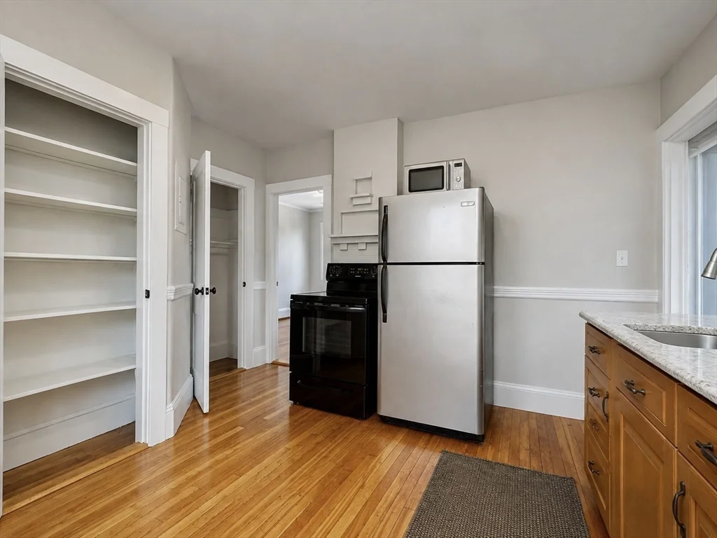 3 bed, 1 bath apartment for rent at 122 Rawson Rd Unit 3, Quincy — photo 2 of 28