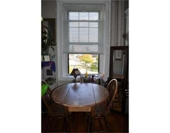 Studio bed, 1 bath apartment for rent at 122 Riverway Unit 17, Fenway — photo 2 of 5