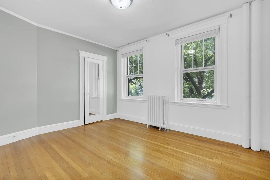 1 bed, 1 bath apartment for rent at 122 Riverway Unit 8, Longwood — photo 5 of 9