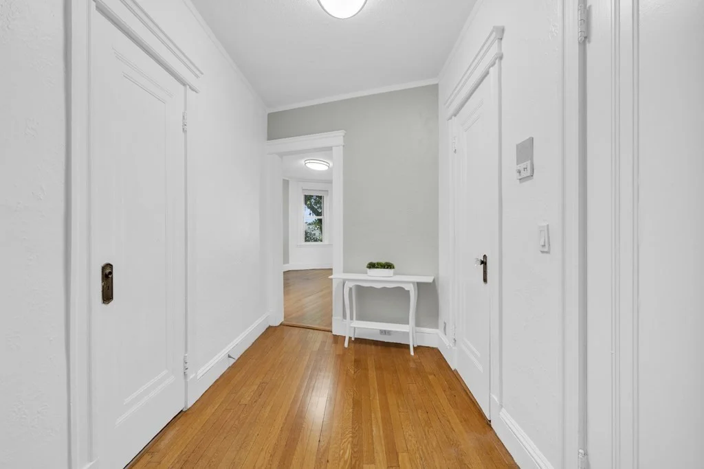 1 bed, 1 bath apartment for rent at 122 Riverway Unit 8, Longwood — photo 2 of 9