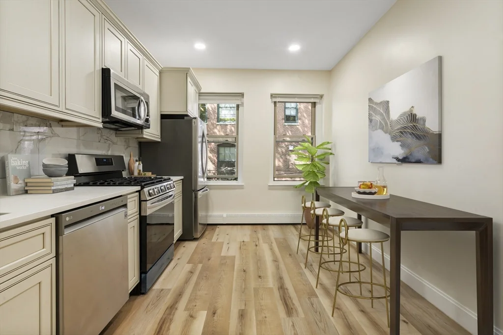 2 bed, 1 bath apartment for rent at 122 Union Park St Unit 1, South End — photo 5 of 13