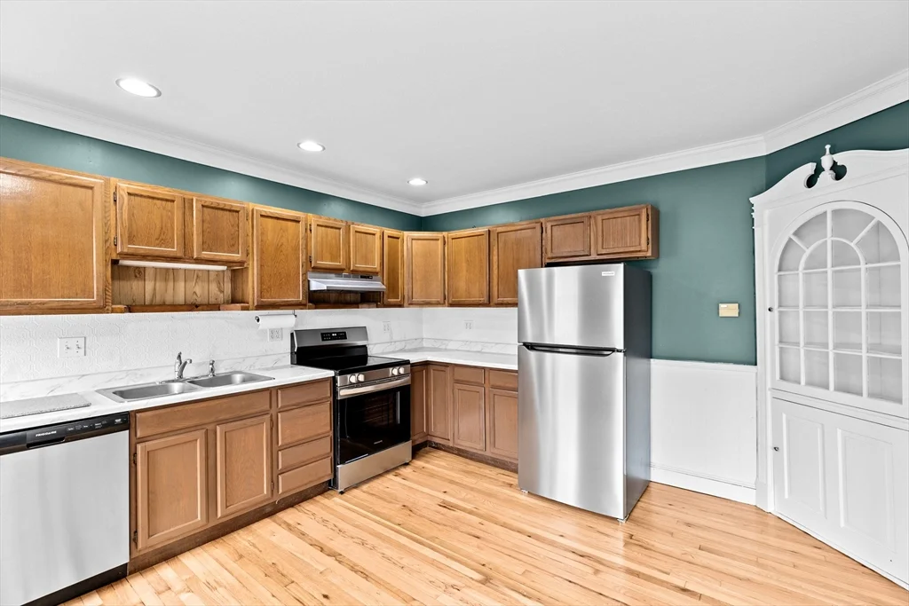 2 bed, 1 bath apartment for rent at 122 Union St Unit A, Rockland — photo 3 of 29