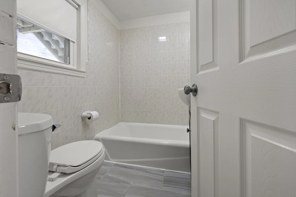 2 bed, 1 bath apartment for rent at 122 Union St Unit B, Rockland — photo 13 of 21