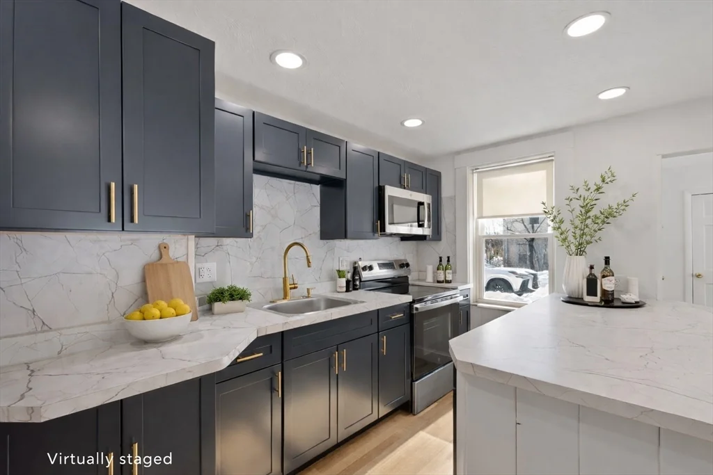 2 bed, 1 bath apartment for rent at 122 Union St Unit B, Rockland