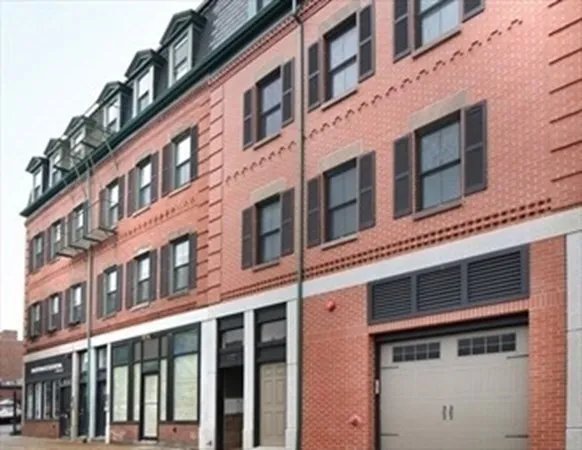 2 bed, 2 bath apartment for rent at 122 W Broadway Unit 6, South Boston — photo 1 of 18