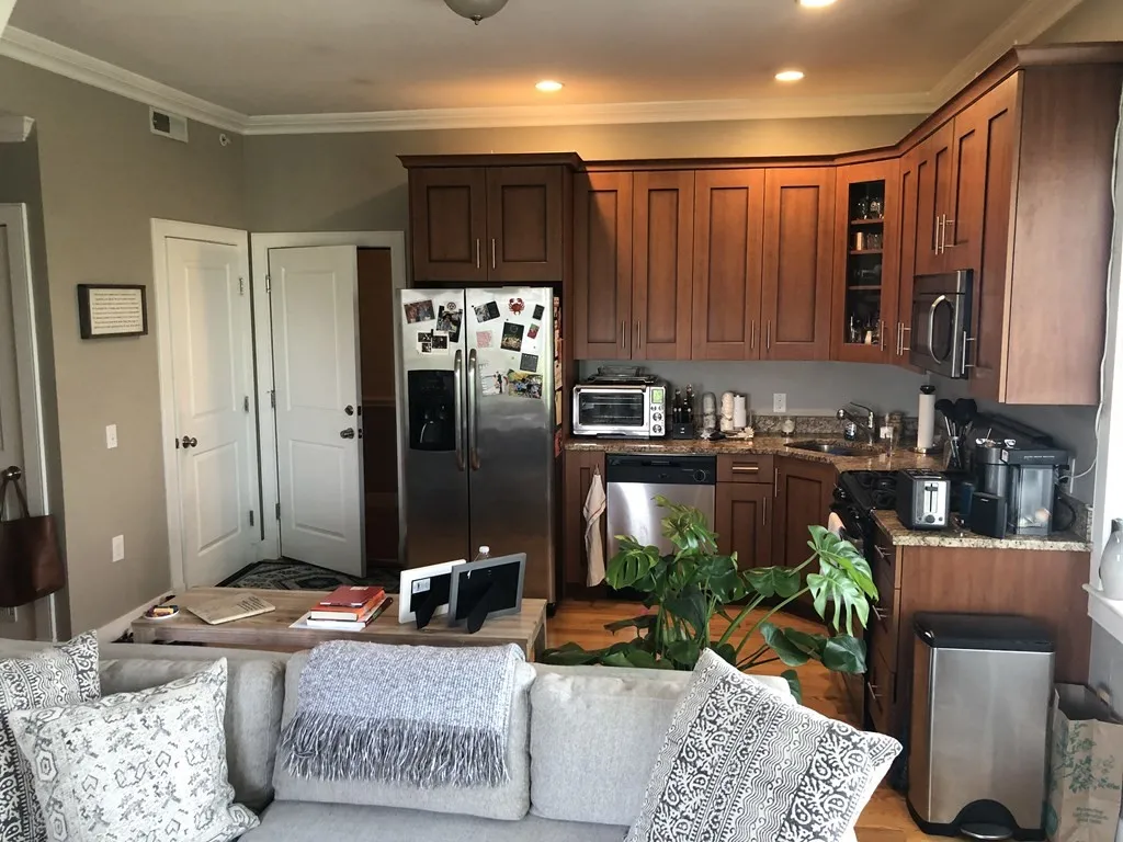2 bed, 2 bath apartment for rent at 122 W Broadway Unit 6, South Boston — photo 4 of 18