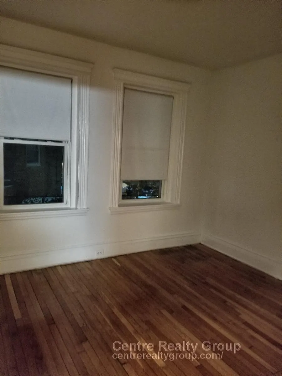 2 bed, 1 bath apartment for rent at 122 Warren St, Roxbury — photo 4 of 4