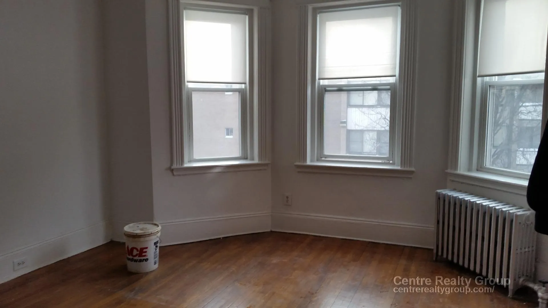 2 bed, 1 bath apartment for rent at 122 Warren St, Roxbury — photo 2 of 4