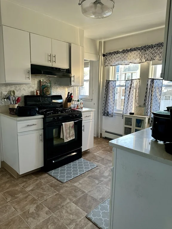 2 bed, 1 bath apartment for rent at 122 Warren St Unit 1, West Medford — photo 5 of 18